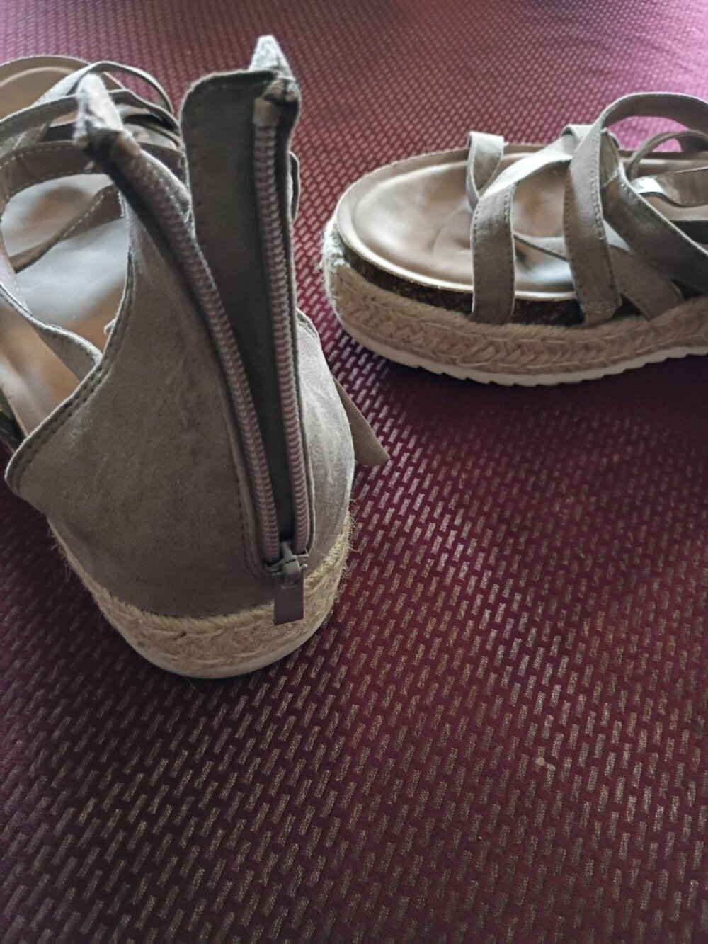 Women's Wedge Sandals - Picture 8 of 15